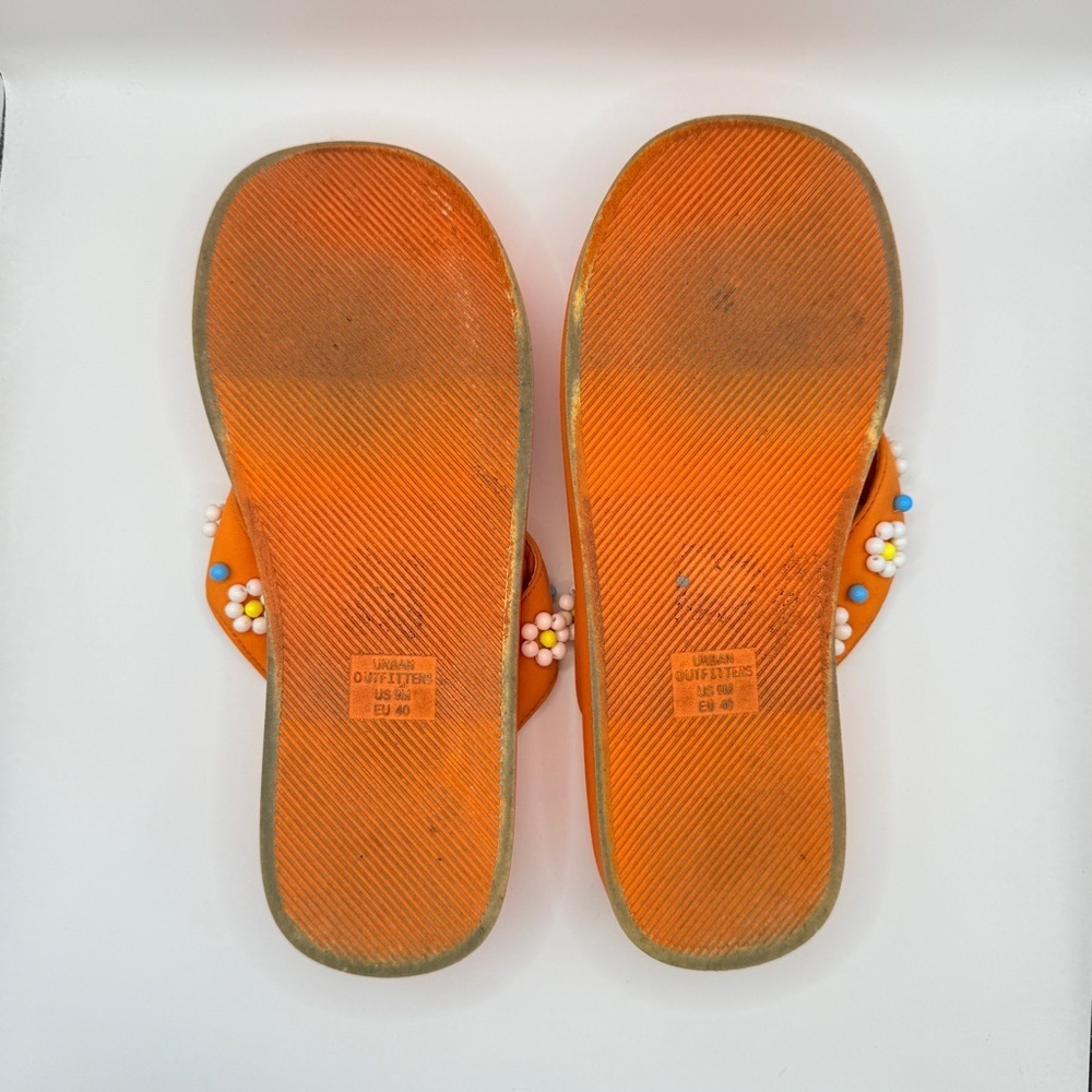 Urban Outfitters Orange Beaded Daisy Flip Flop Sandals Women’s Size 9 - Picture 4 of 6